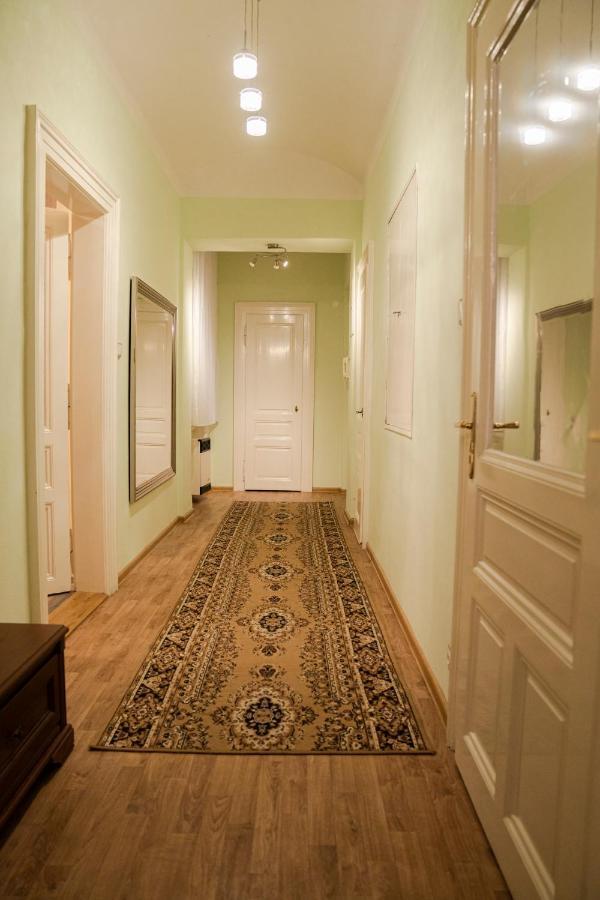 Helen Homestay Vaclavske Namesti 프라하 외부 사진