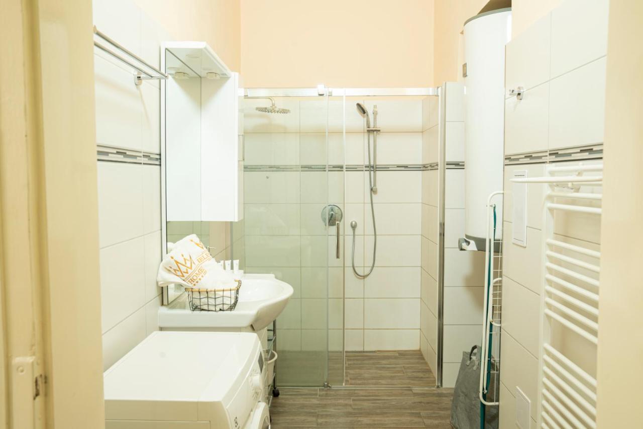 Helen Homestay Vaclavske Namesti 프라하 외부 사진