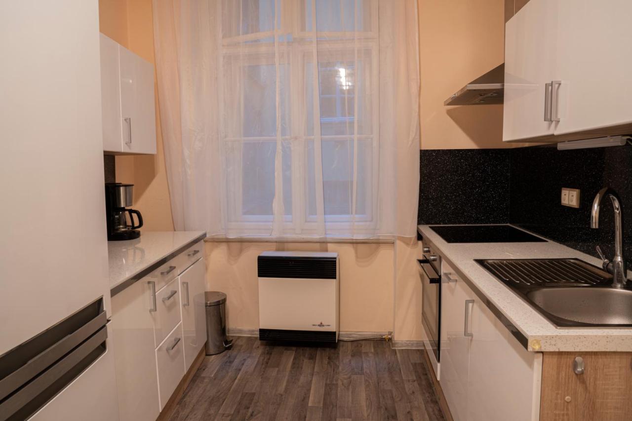 Helen Homestay Vaclavske Namesti 프라하 외부 사진