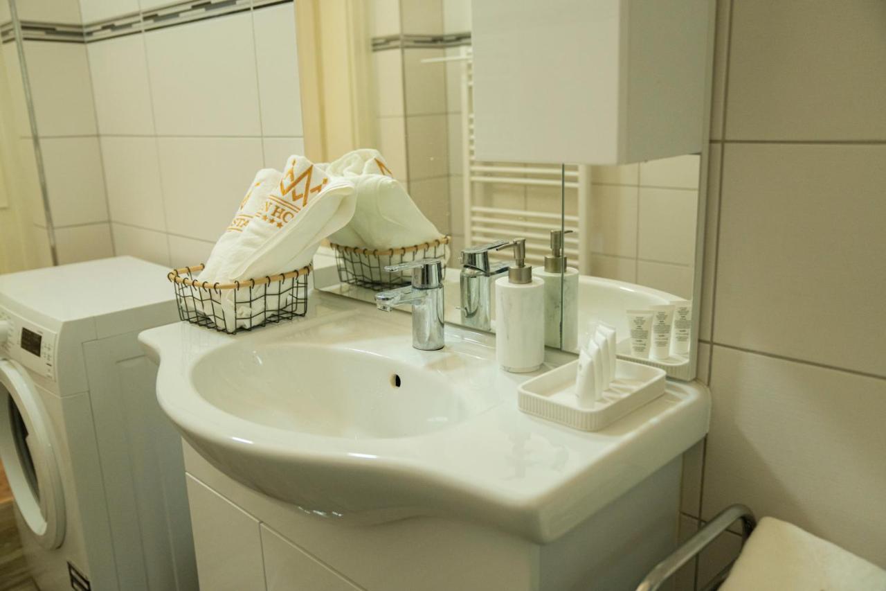 Helen Homestay Vaclavske Namesti 프라하 외부 사진