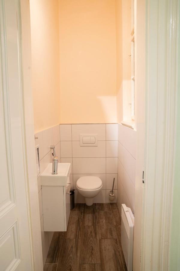 Helen Homestay Vaclavske Namesti 프라하 외부 사진