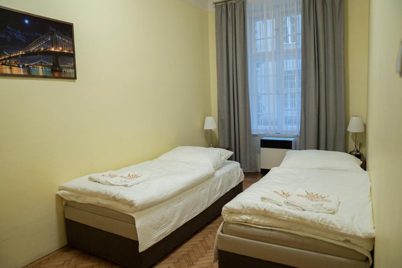 Helen Homestay Vaclavske Namesti 프라하 외부 사진