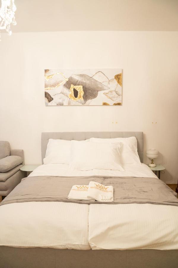Helen Homestay Vaclavske Namesti 프라하 외부 사진